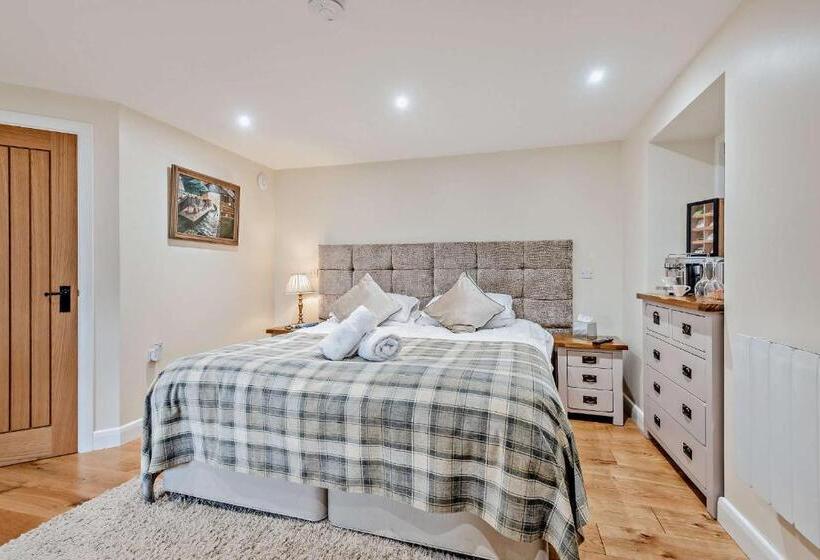 豪华房间, Highside Farm