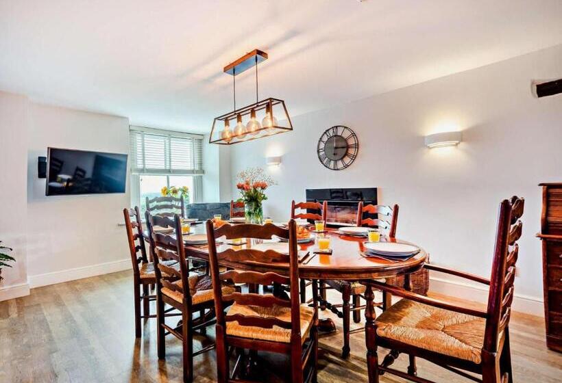 4间卧室的房子, Highside Farm