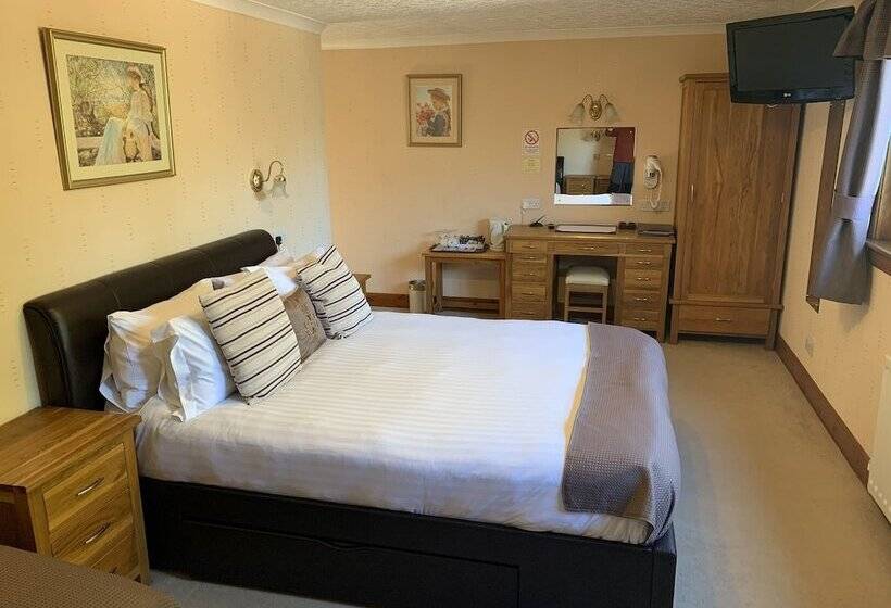 Семейный Номер, Lyndon Guest House
