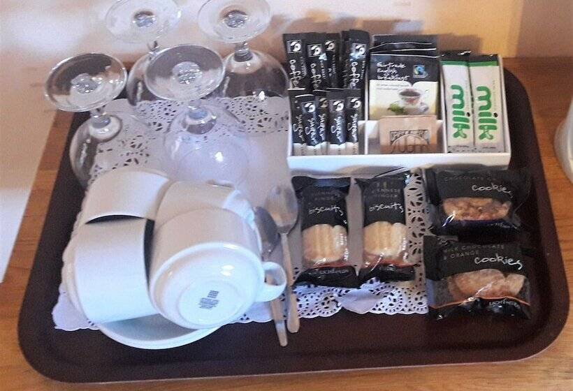 Perhehuone, Lyndon Guest House