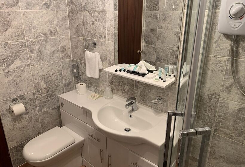 Семейный Номер, Lyndon Guest House