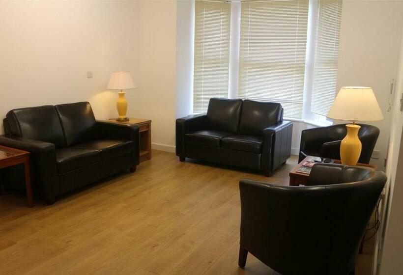 スタンダードシングルルーム, Oscar Lodge