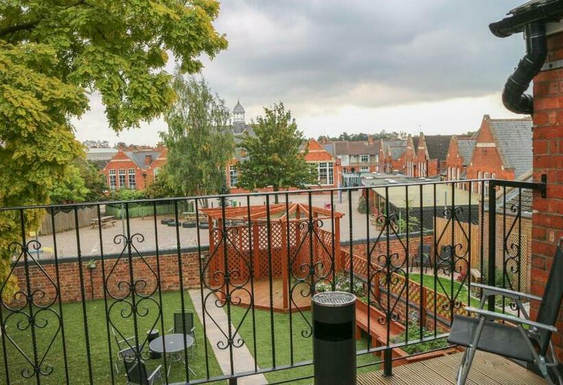 スタンダードシングルルーム, Oscar Lodge