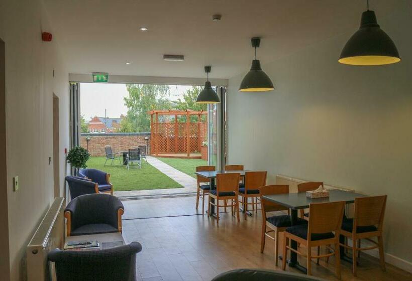 スタンダードシングルルーム, Oscar Lodge