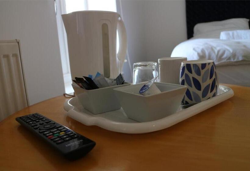 スタンダードシングルルーム, Oscar Lodge