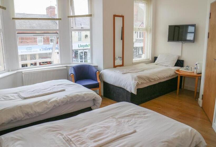 ファミリールーム, Oscar Lodge