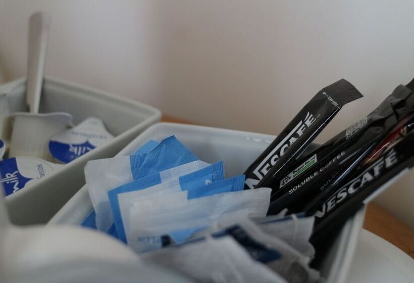 ファミリールーム, Oscar Lodge