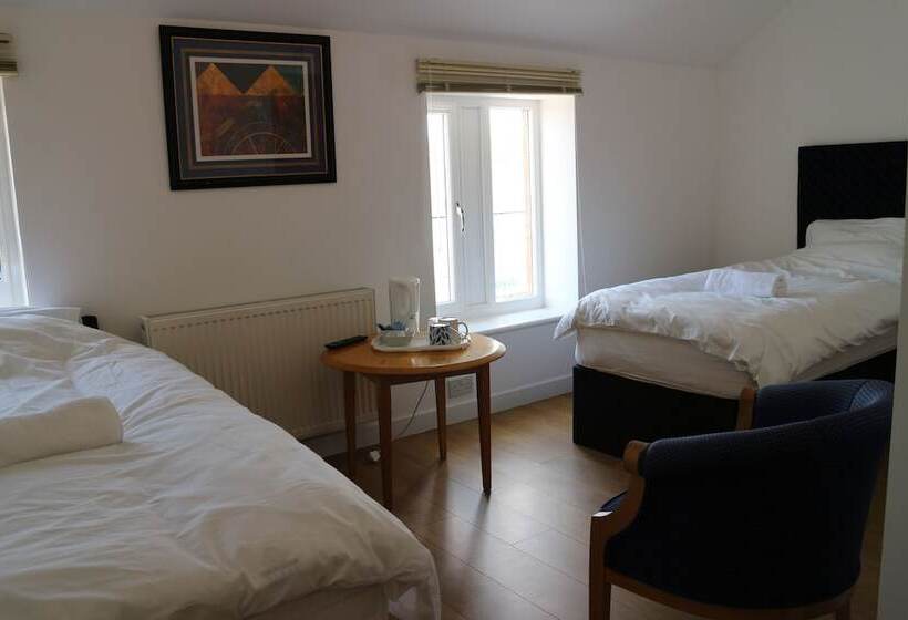 ファミリールーム, Oscar Lodge