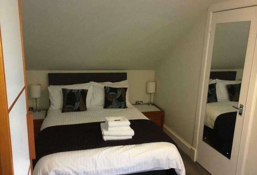 Quarto Estandar, No.2 Troon Road