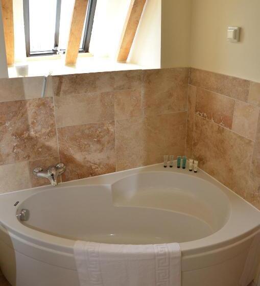 标准间, Sabine Barn