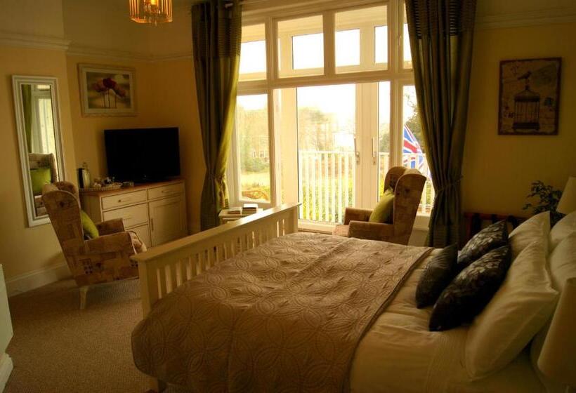 חדר סופריור עם נוף לים ומרפסת, Sunset Guest House