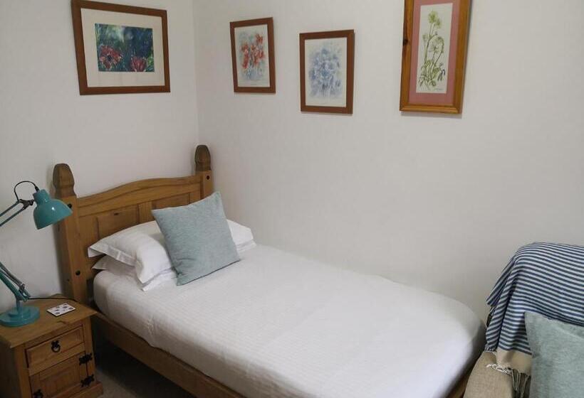اتاق استاندارد یک نفره, Sunset Guest House