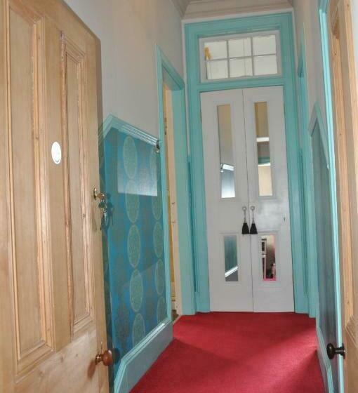 غرفة قياسية, The Bank Guest House