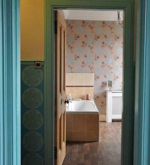 غرفة قياسية, The Bank Guest House