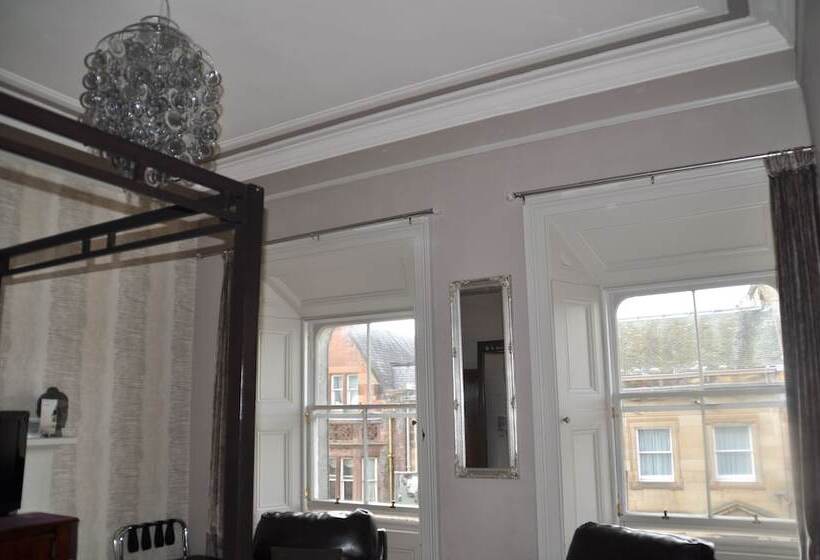 غرفة قياسية, The Bank Guest House