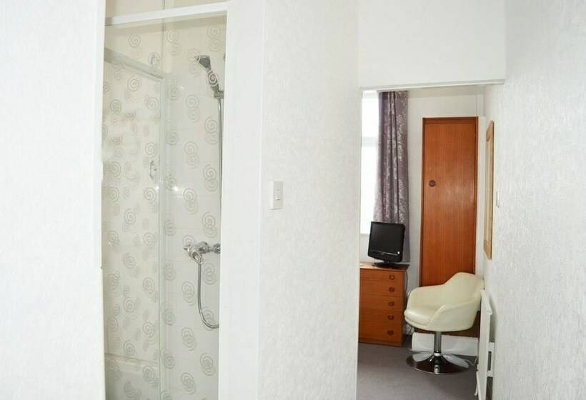 标准单人间, The Carlton