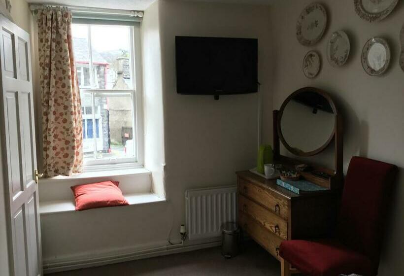 スタンダードルーム, Ty Seren