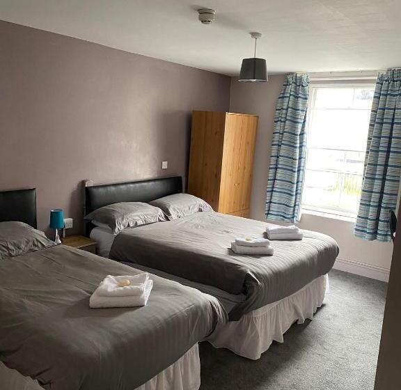 Номер Стандарт, Hampton Hotel & Restaurant