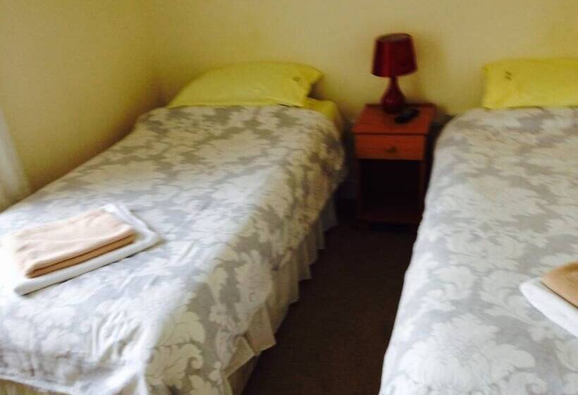 Номер Стандарт, Hampton Hotel & Restaurant