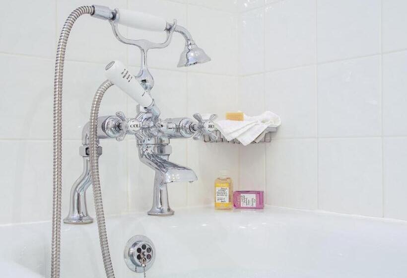 غرفة قياسية, Champany Inn