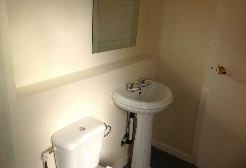 패밀리 룸, Chilton