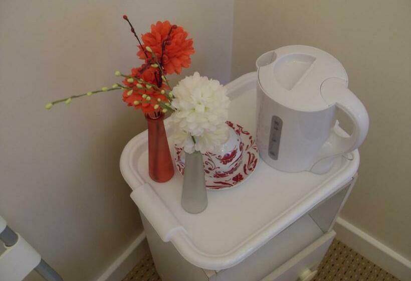 스탠다드 트리플 룸, Chilton