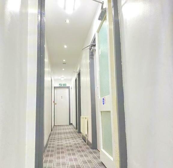 스탠다드 룸, Chilton