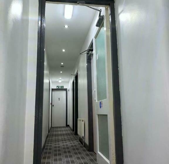 스탠다드 룸, Chilton