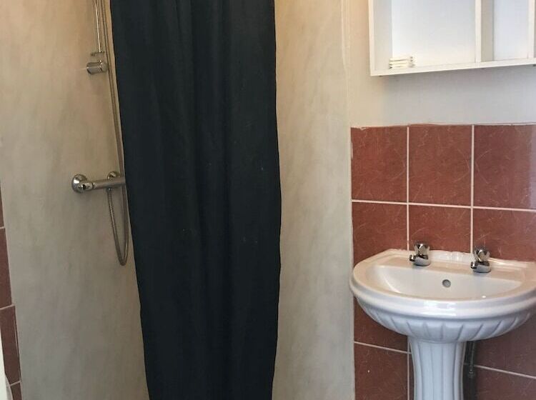 스탠다드 룸, Chilton