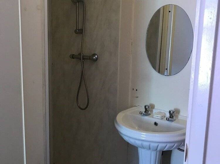 스탠다드 트리플 룸, Chilton