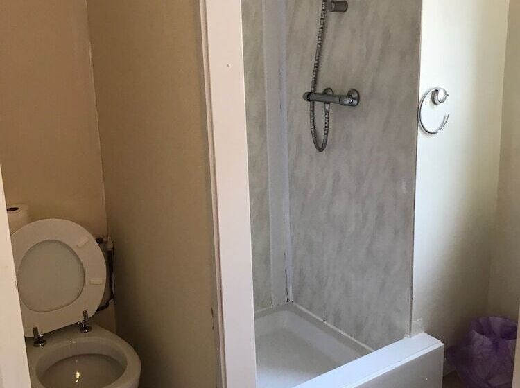 패밀리 룸, Chilton