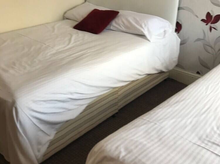 패밀리 룸, Chilton