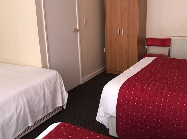 패밀리 룸, Chilton