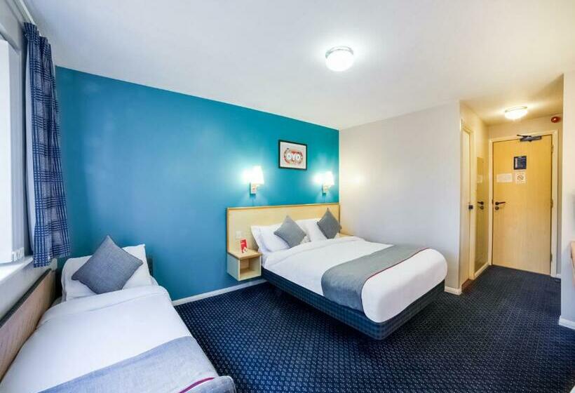 غرفة ديلوكس, Rafee