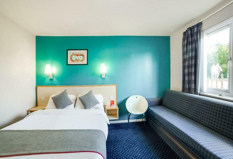 غرفة ديلوكس ثلاثية, Rafee