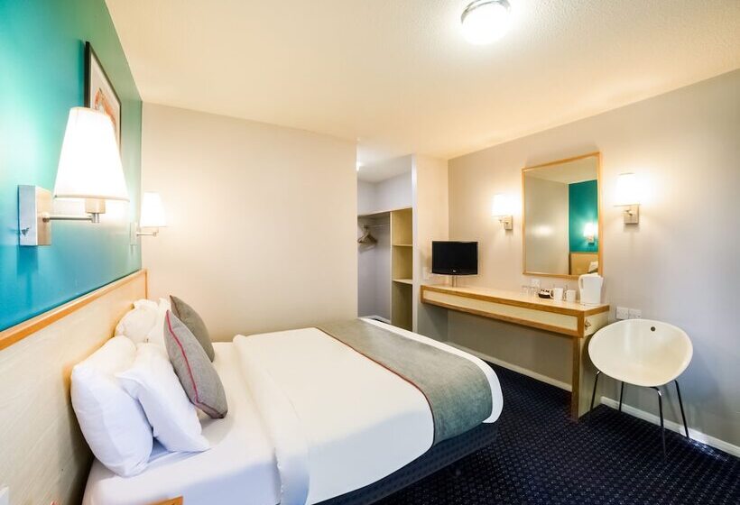 غرفة ديلوكس, Rafee