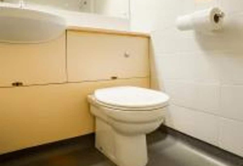 غرفة ديلوكس, Rafee