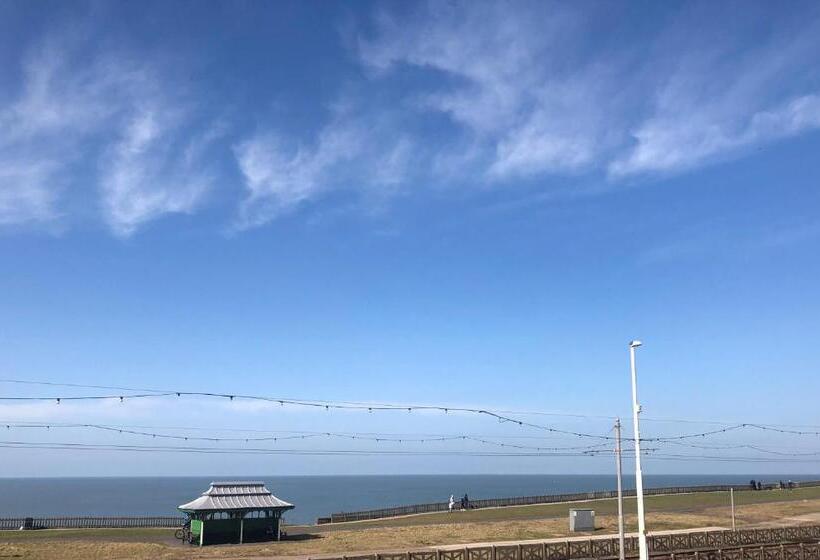 Номер Deluxe Вид на Море, The Fossil Tree