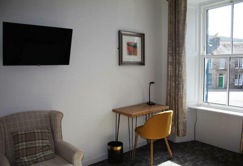 جناح ديلوكس, The Kirkcudbright Bay