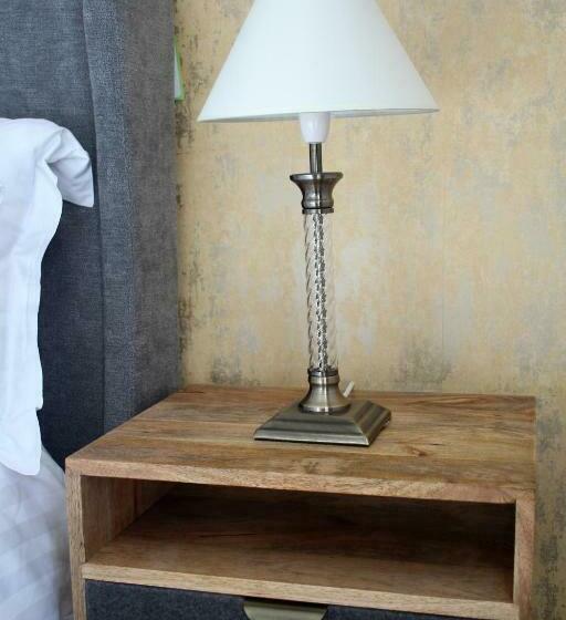 جناح ديلوكس, The Kirkcudbright Bay