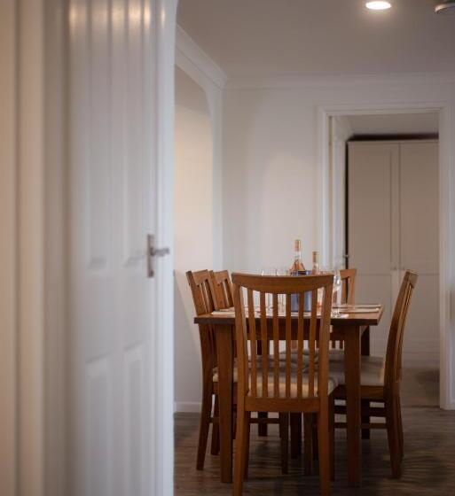 スタンダードバンガロー, Trevose Golf And Country Club