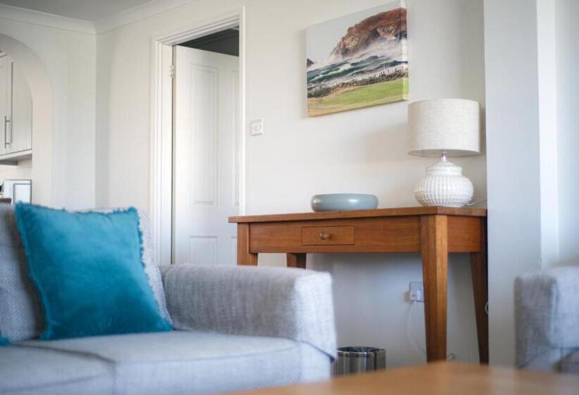 スタンダードバンガロー, Trevose Golf And Country Club