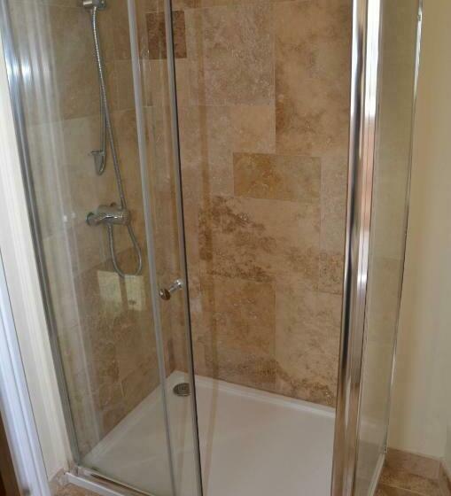 标准间, Sabine Barn