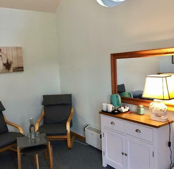 标准间, Scottish Equi B&b