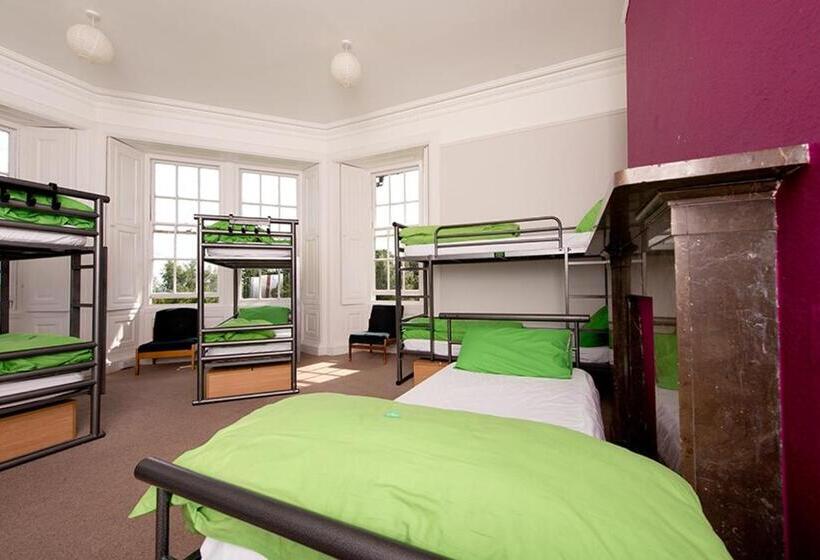 سرير فى غرفة مشتركة مزودة بحمام مشترك, Yha Langdale