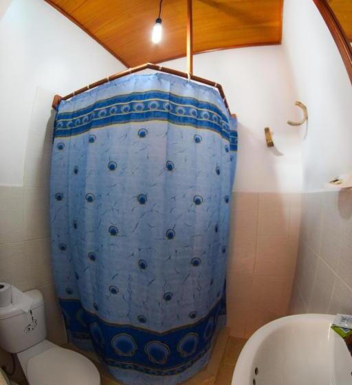 اتاق استاندارد چهارنفره با بالکن, Karukera