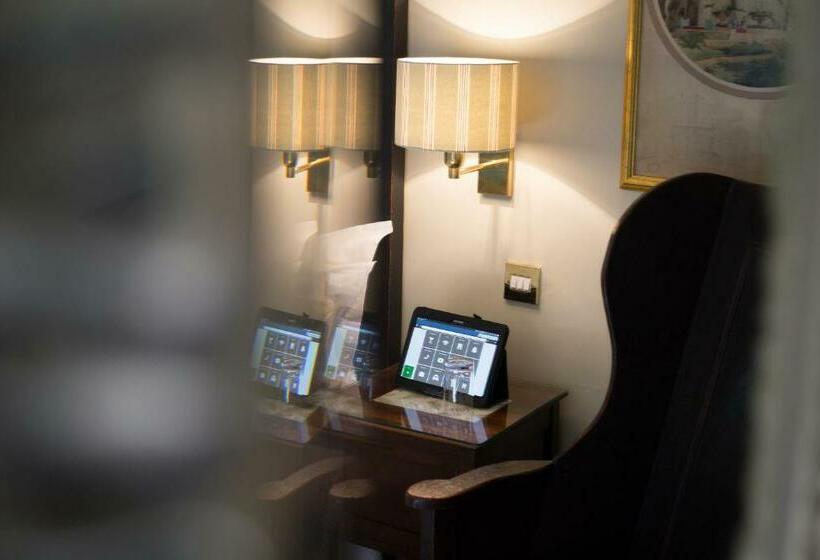 豪华房间, Luxury Escape