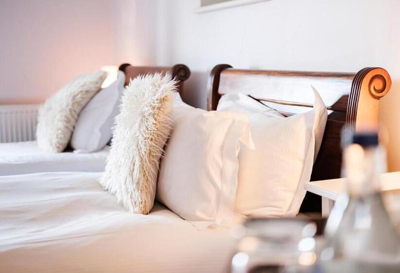 Номер Deluxe, The Bower Inn