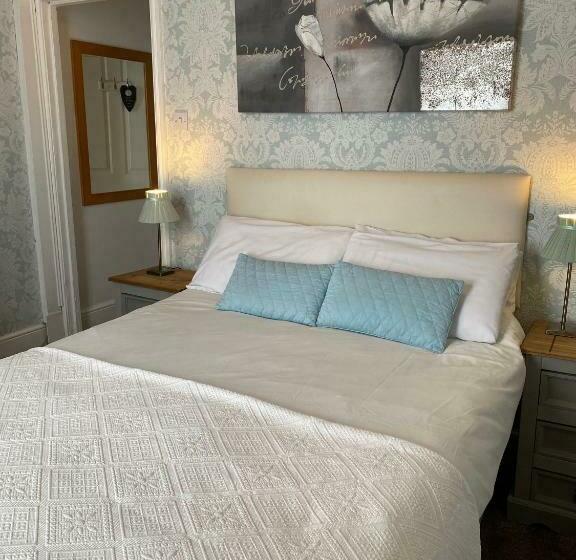 标准间, The Clovelly