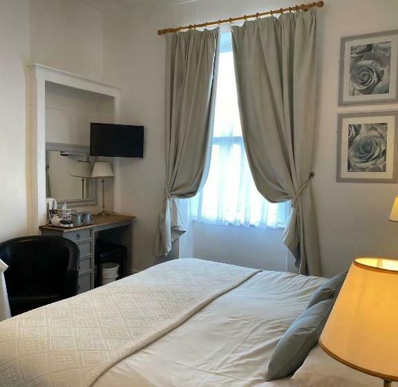 标准间, The Clovelly